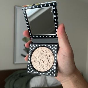 Mac Richard Quinn Highlighter